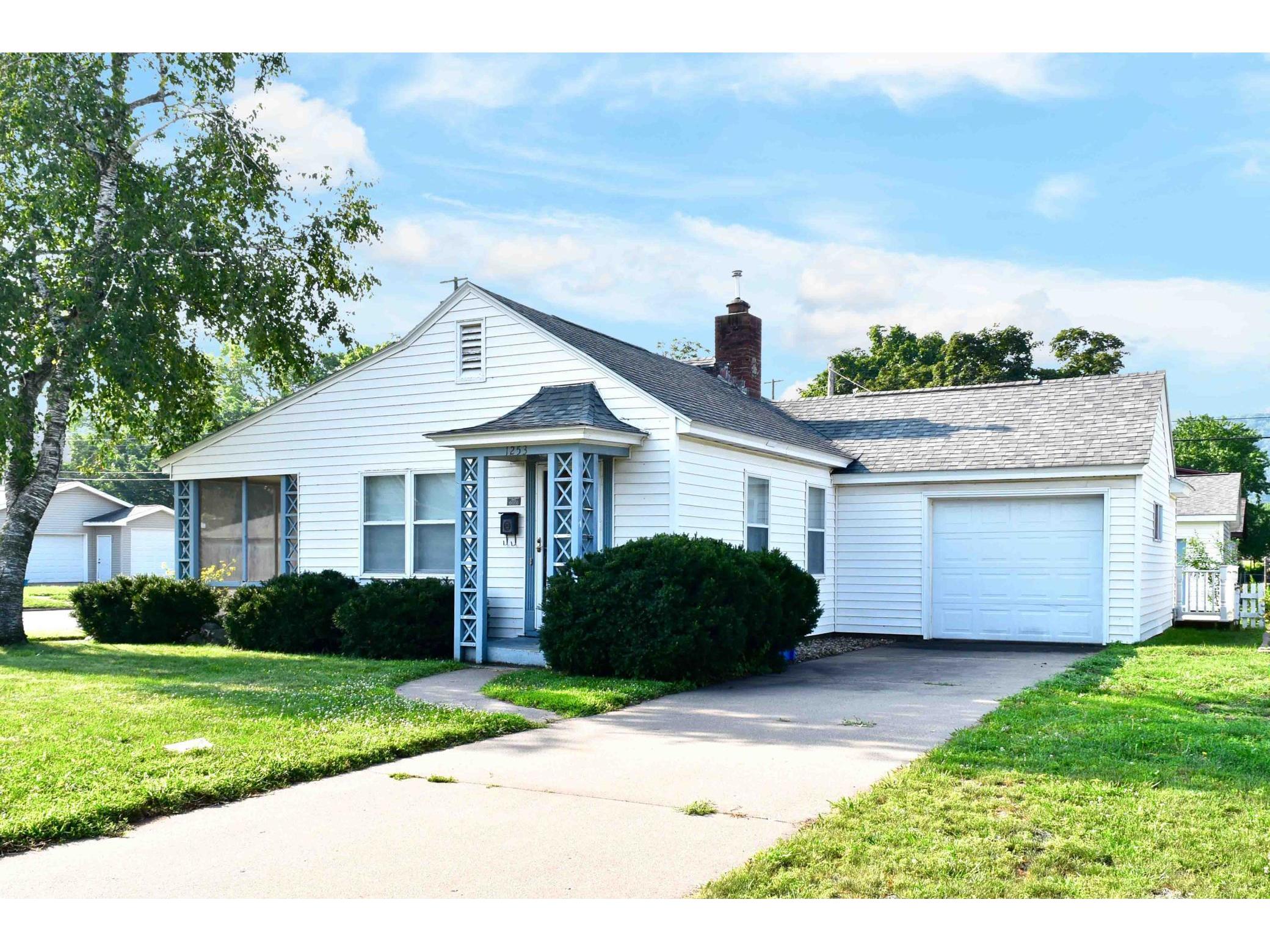 1253 W 5th Street, Winona, MN 55987 MLS 6072876 Edina Realty