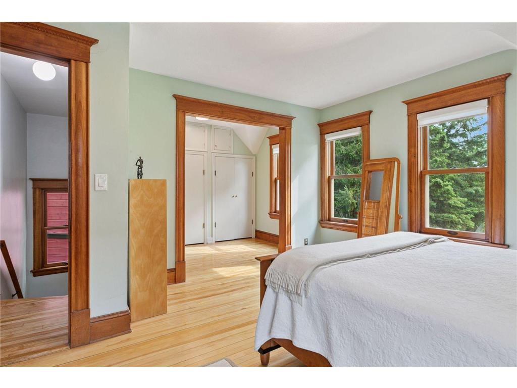 1253 W Como Boulevard, Saint Paul, MN, 55103 | MLS: 6725597 | Edina Realty