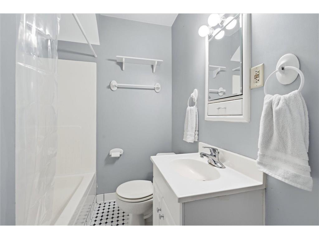 1254 Marion Street Saint Paul MN 55117 7063022 image16