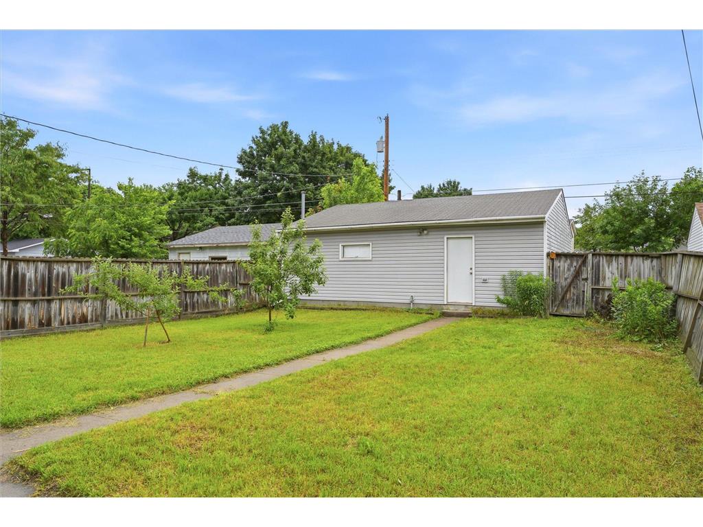1254 Marion Street Saint Paul MN 55117 7063022 image32