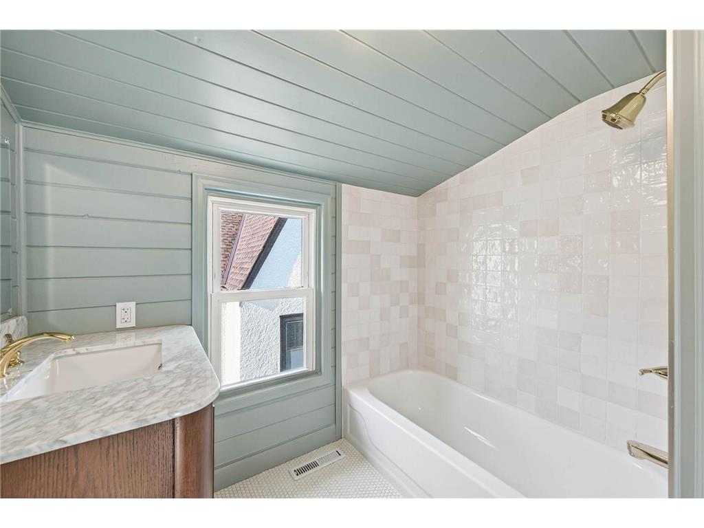 1254 Niles Avenue Saint Paul MN 55116 6818993 image16