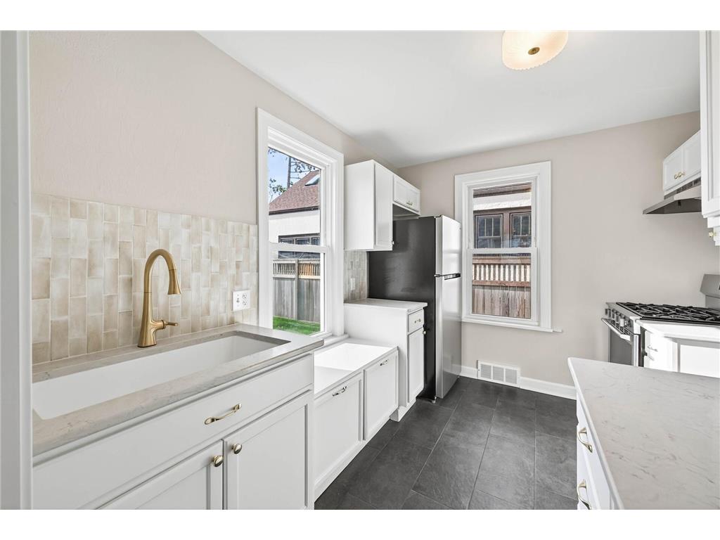 1254 Niles Avenue Saint Paul MN 55116 6818993 image8