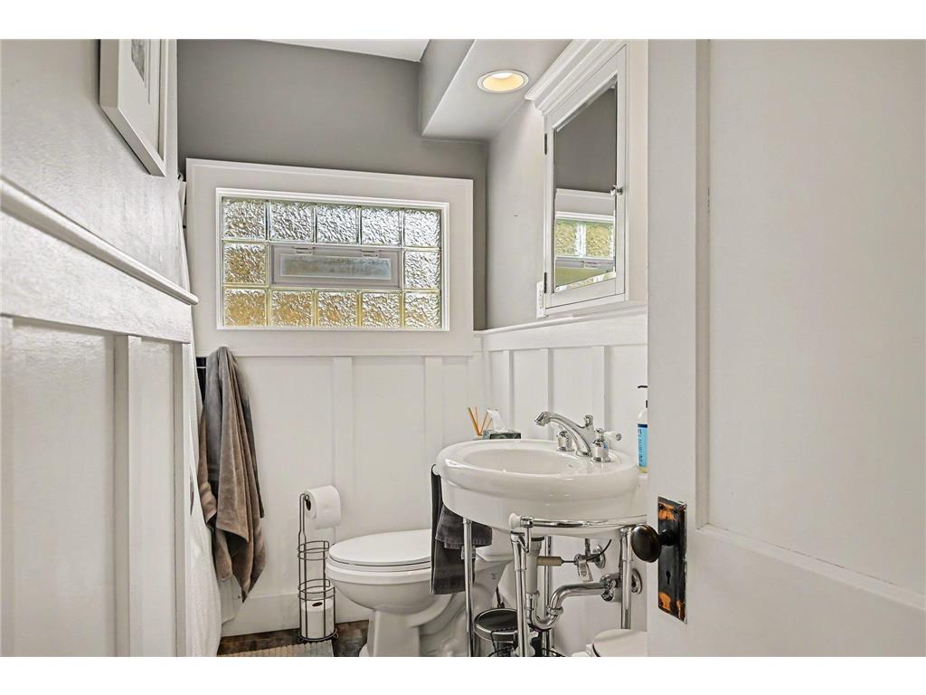 1254 Thomas Avenue Saint Paul MN 55104 7052892 image15
