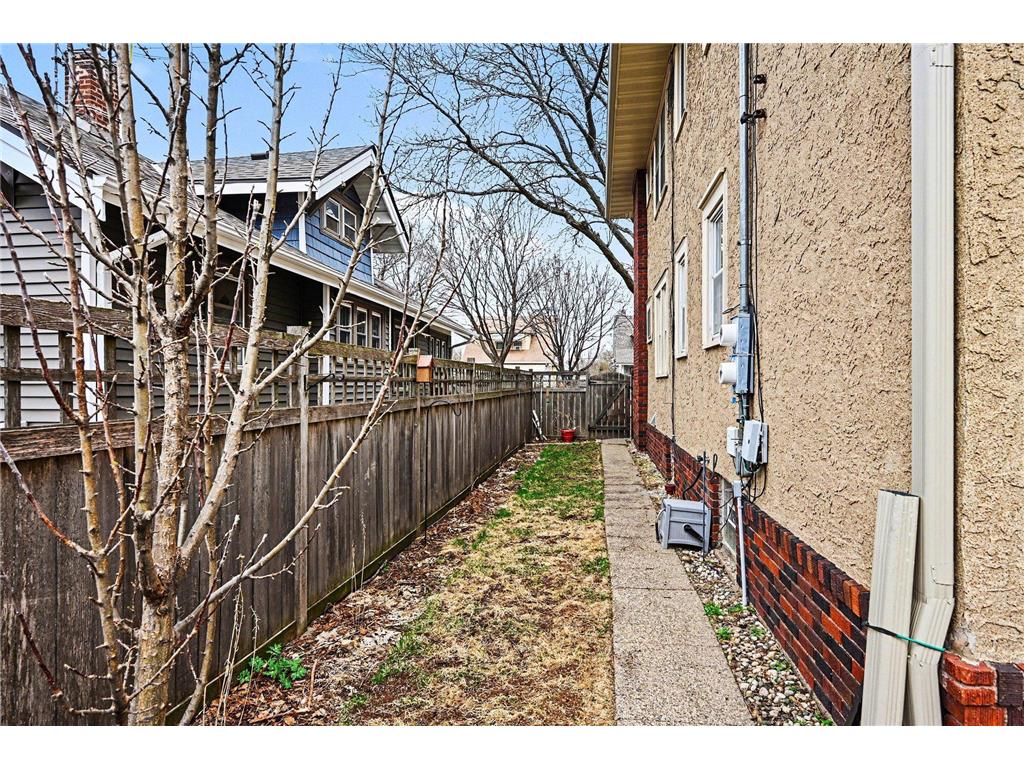 1254 Thomas Avenue Saint Paul MN 55104 7052892 image34