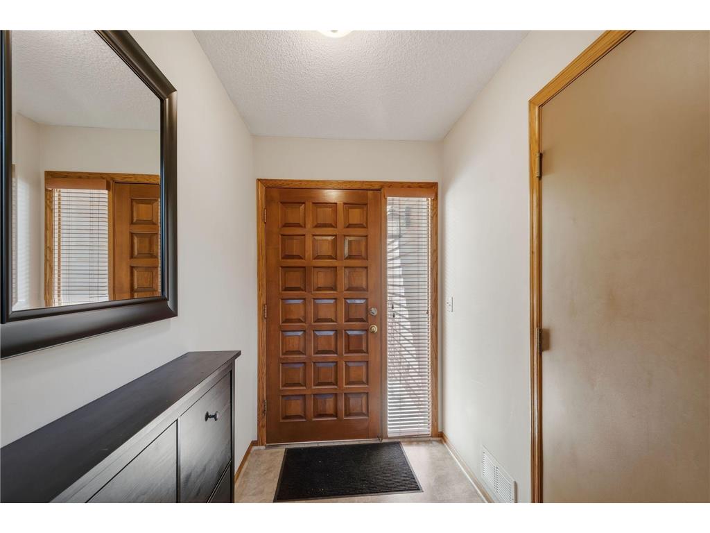 12548 Parkwood Drive Burnsville MN 55337 7062948 image3