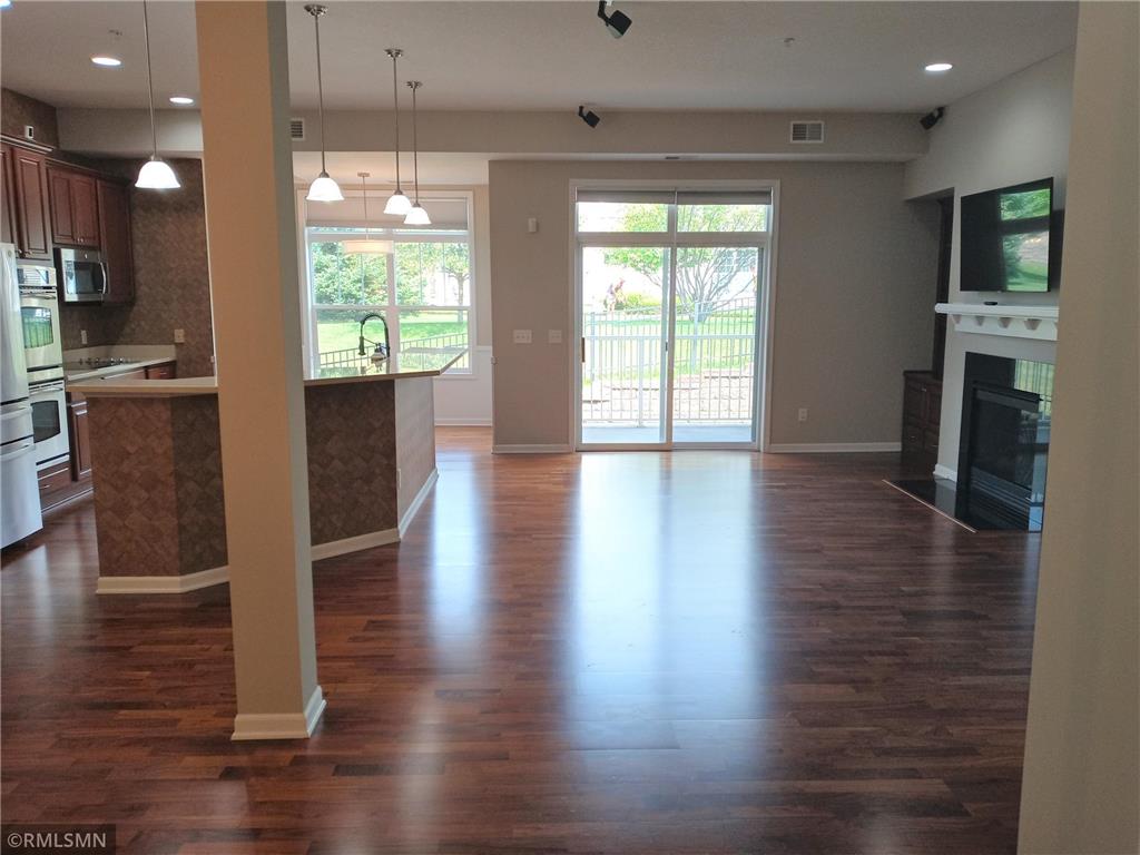 1256 Co Rd D #105 Maplewood MN 55109 6399507 image1