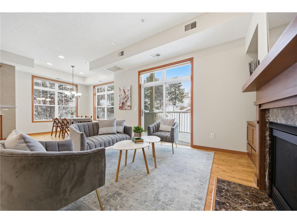 1256 County Road D E #104 Maplewood MN 55109 7026799 image1