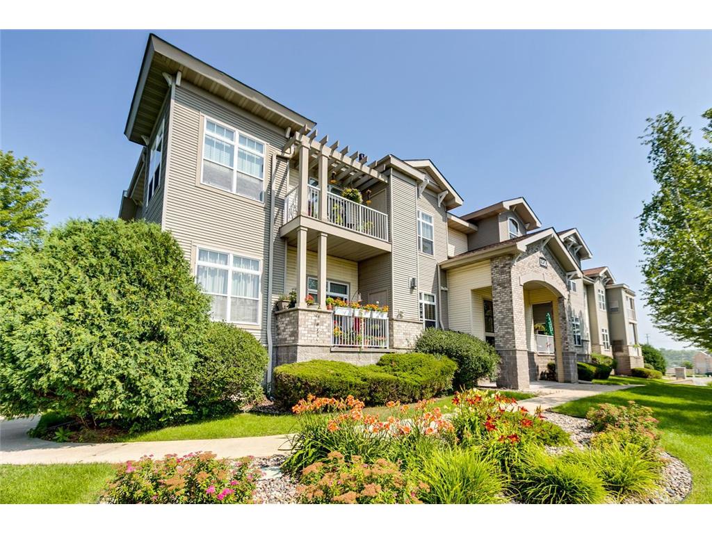 1256 County Road D E #204 Maplewood MN 55109 6403229 image1