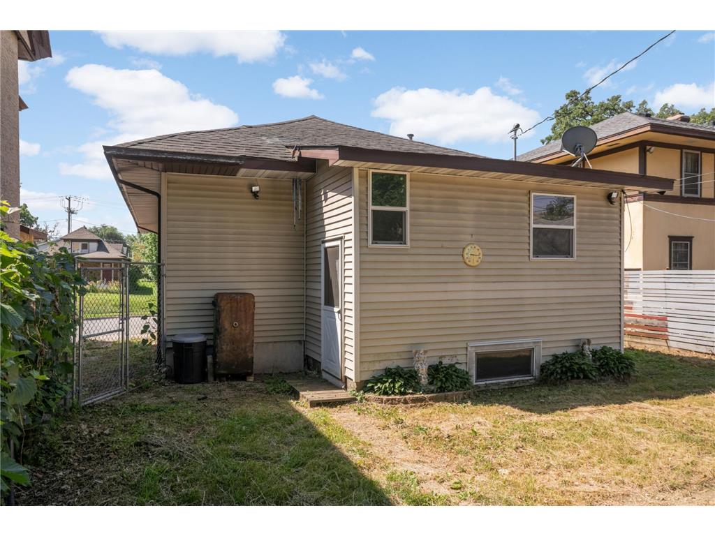 1257 7th Street E Saint Paul MN 55106 7109378 image28