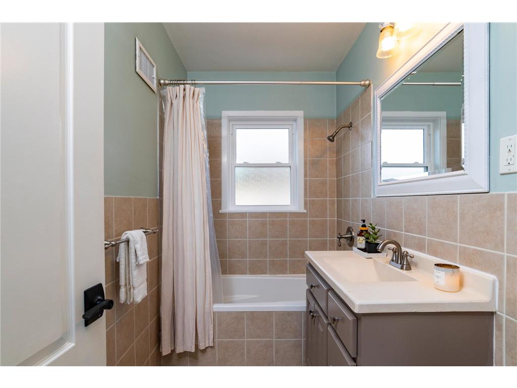 1257 Idaho Avenue W Saint Paul MN 55108 7104730 image13