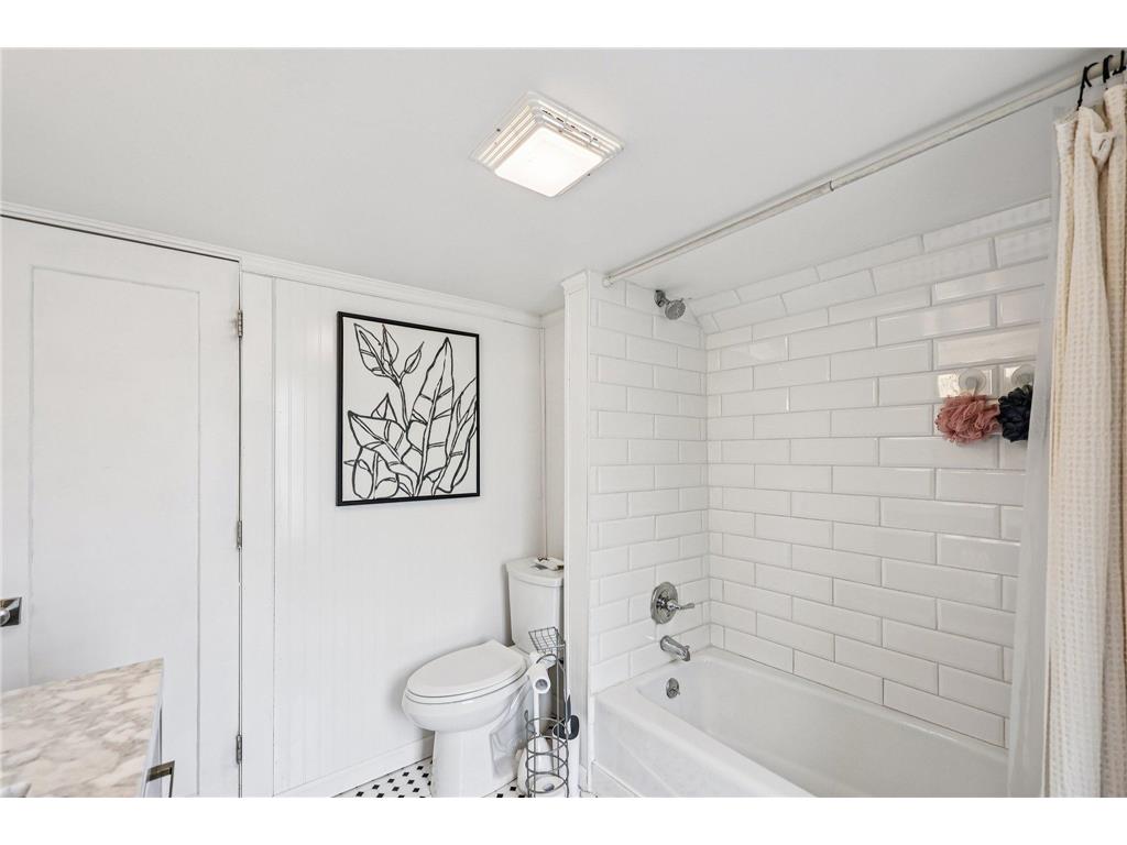 1259 Hewitt Avenue Saint Paul MN 55104 7042817 image26