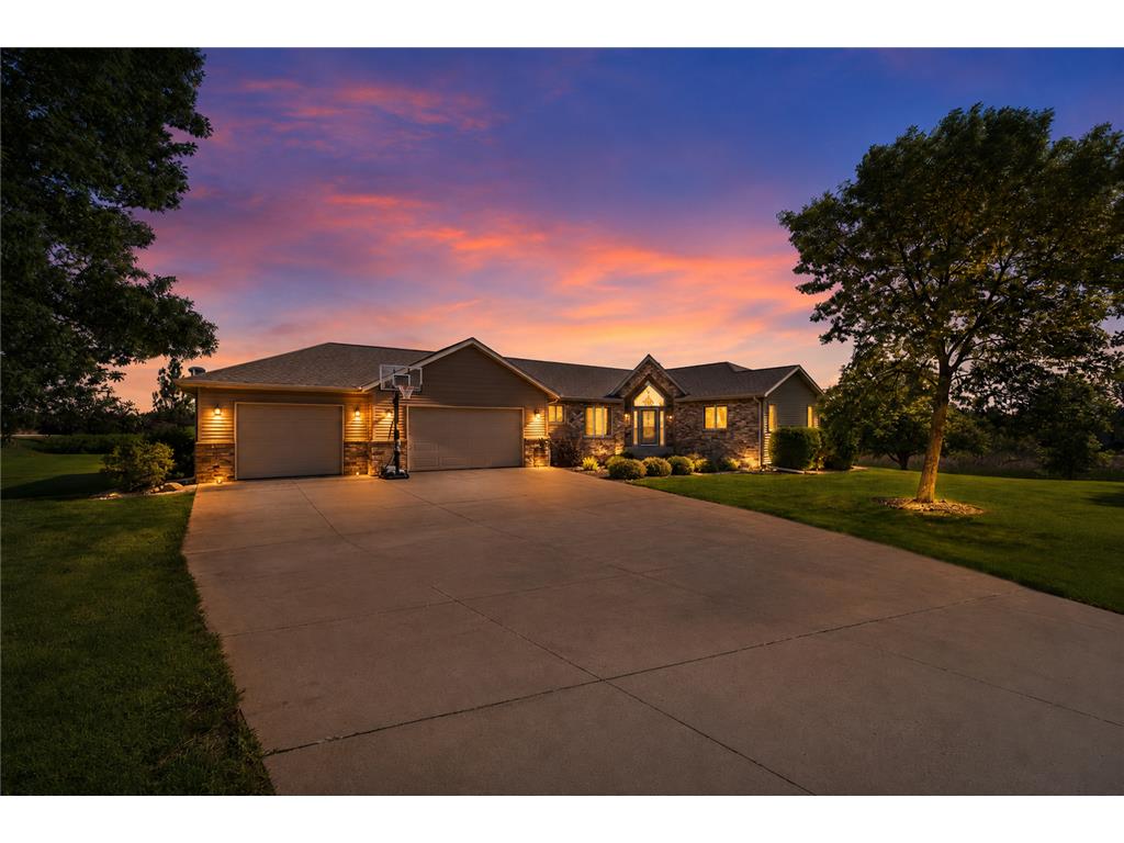 126 57th Avenue NE Willmar MN 56201 7094571 image1
