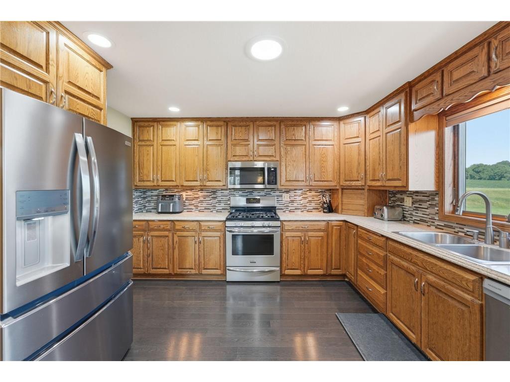 126 57th Avenue NE Willmar MN 56201 7094571 image18