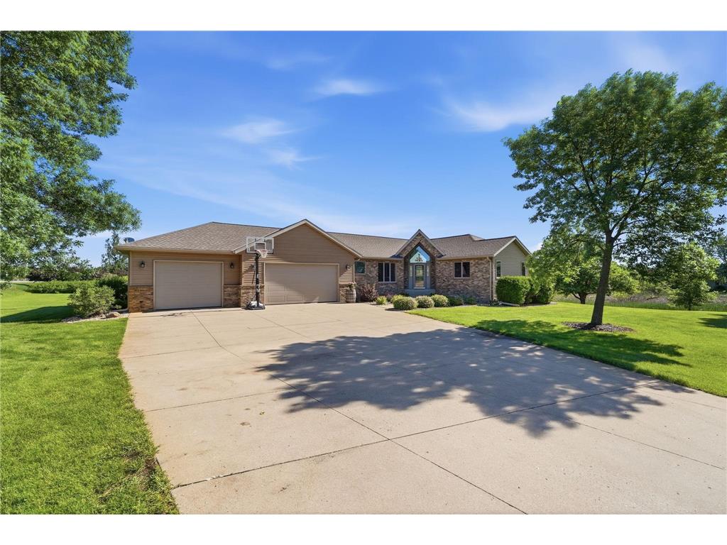 126 57th Avenue NE Willmar MN 56201 7094571 image2