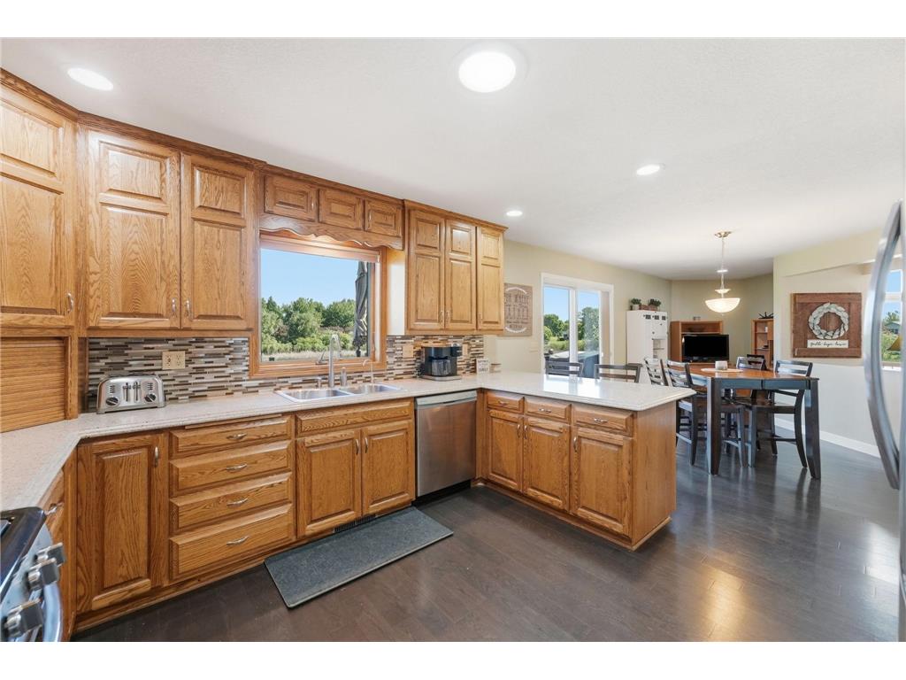 126 57th Avenue NE Willmar MN 56201 7094571 image22