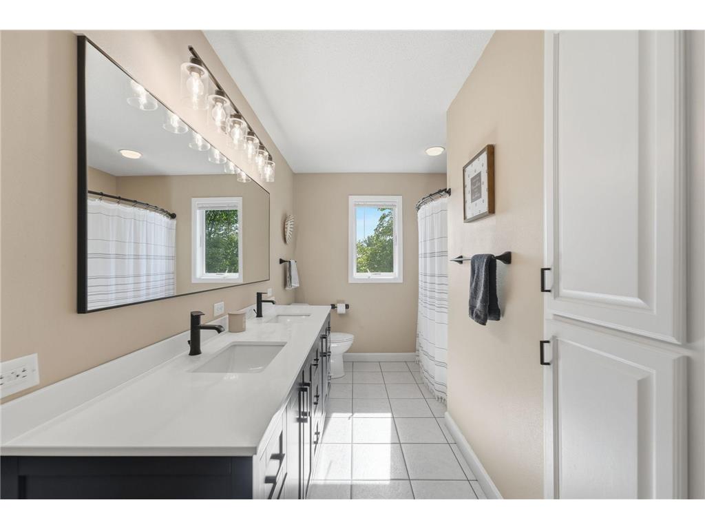 126 57th Avenue NE Willmar MN 56201 7094571 image33