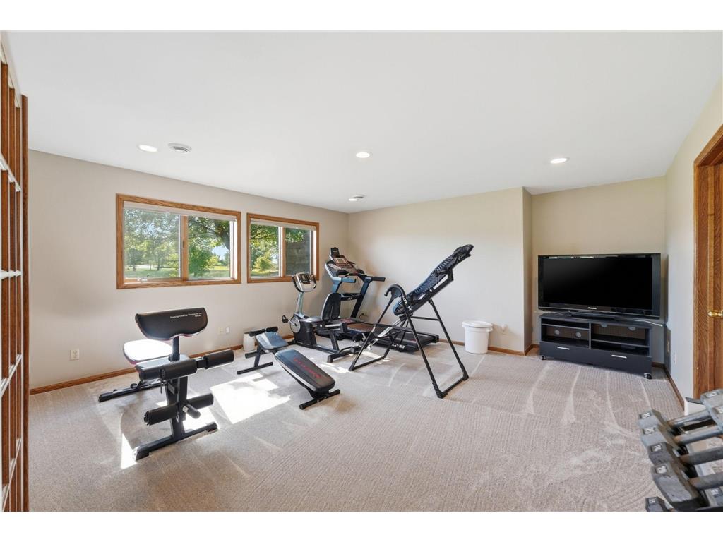 126 57th Avenue NE Willmar MN 56201 7094571 image44