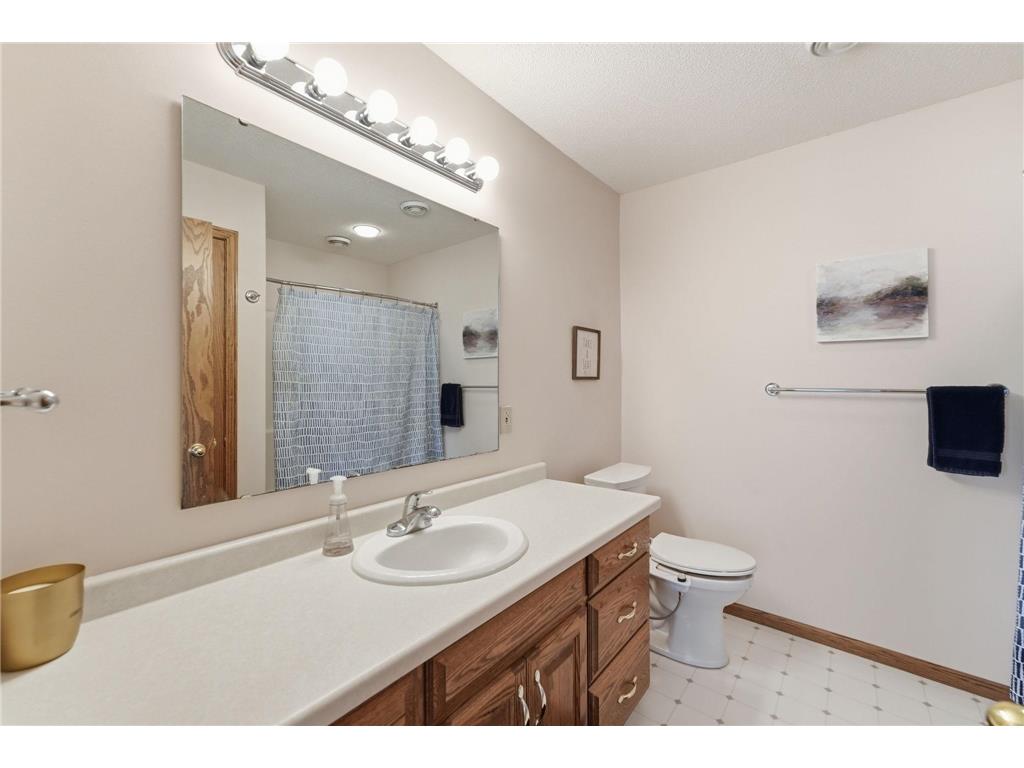 126 57th Avenue NE Willmar MN 56201 7094571 image46