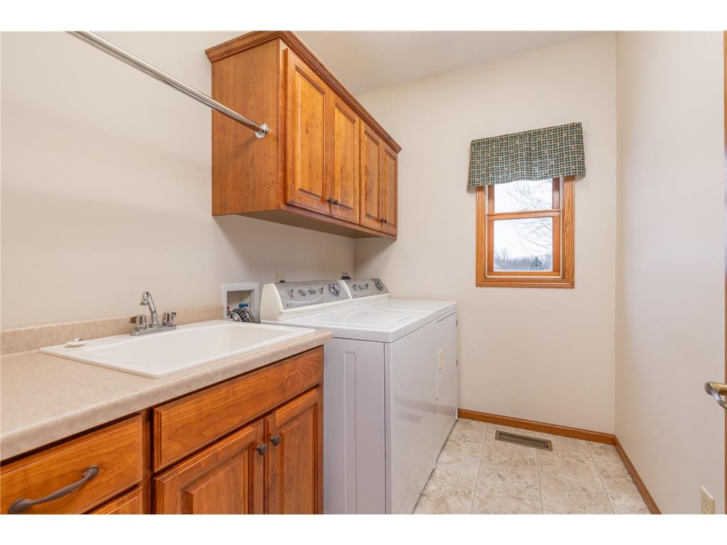 126 Acorn Avenue NW New London MN 56273 7047660 image16