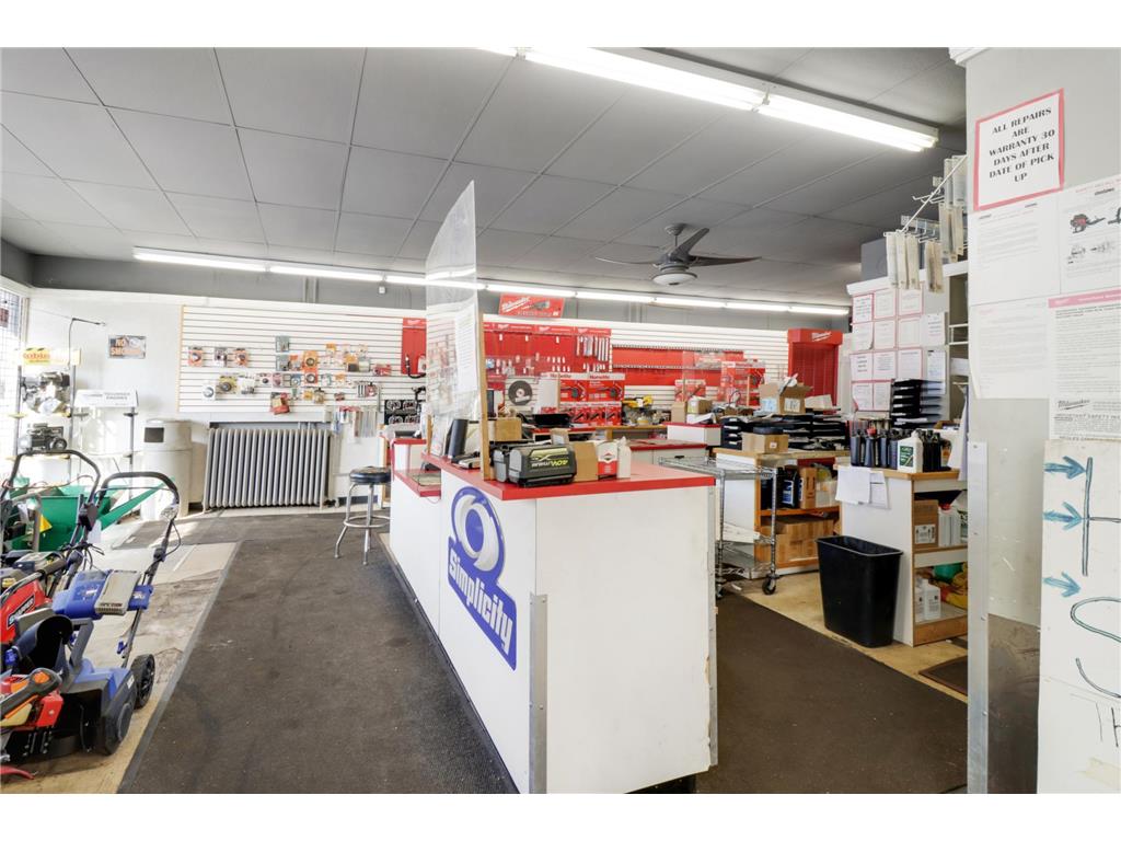 1260 Payne Avenue Saint Paul MN 55130 7014647 image3
