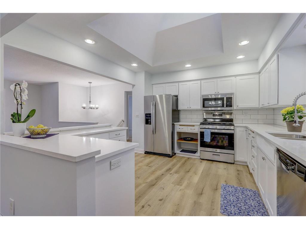 1260 Stephen Lane Chaska MN 55318 6496095 image1