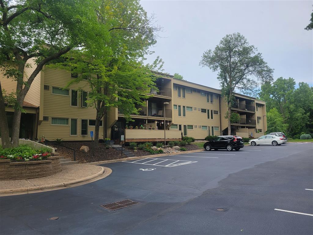 12600 Parkwood Drive #210 Burnsville MN 55337 6349375 image1