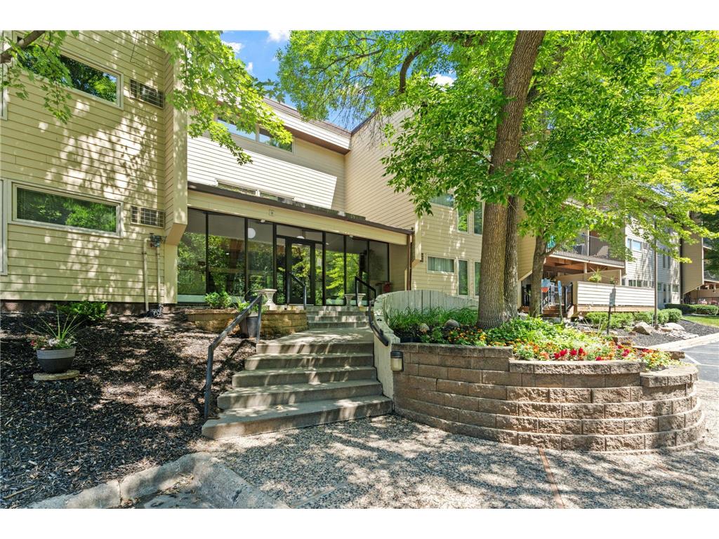 12600 Parkwood Drive #210 Burnsville MN 55337 6755556 image1