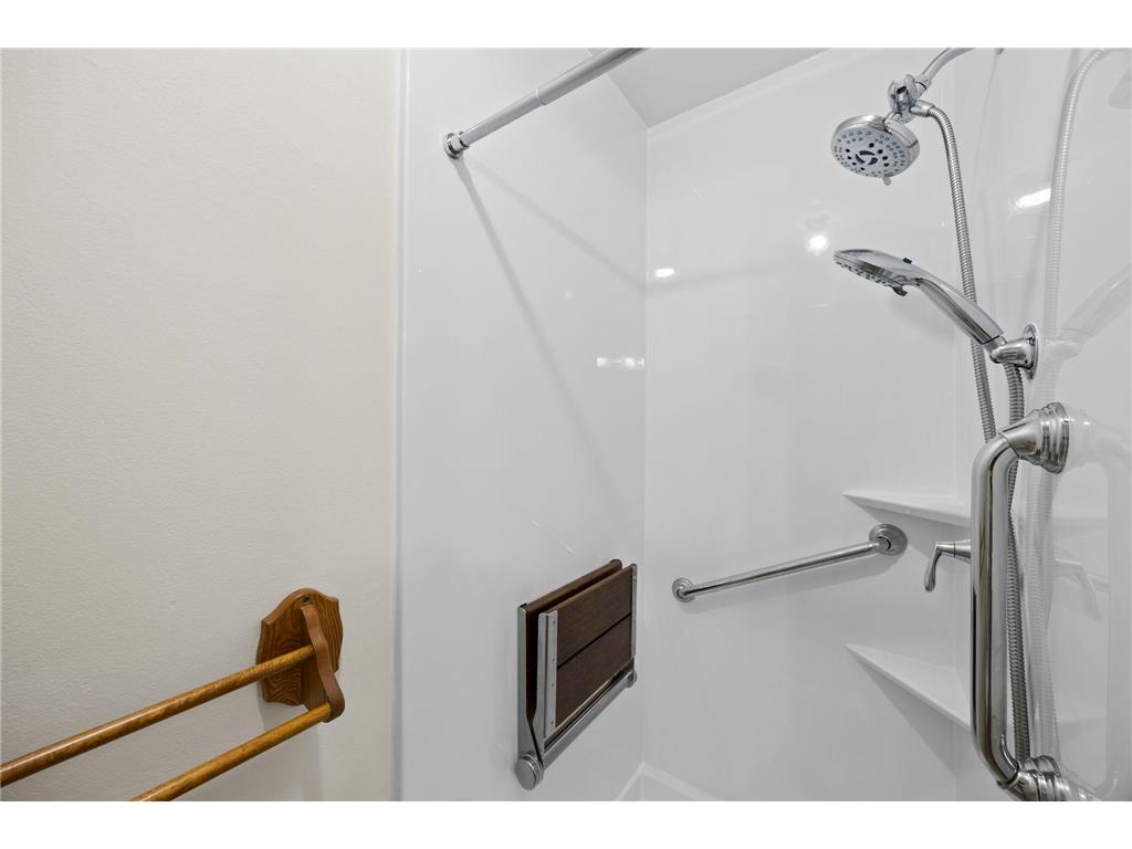12605 Sherwood Place Minnetonka MN 55305 7066406 image21