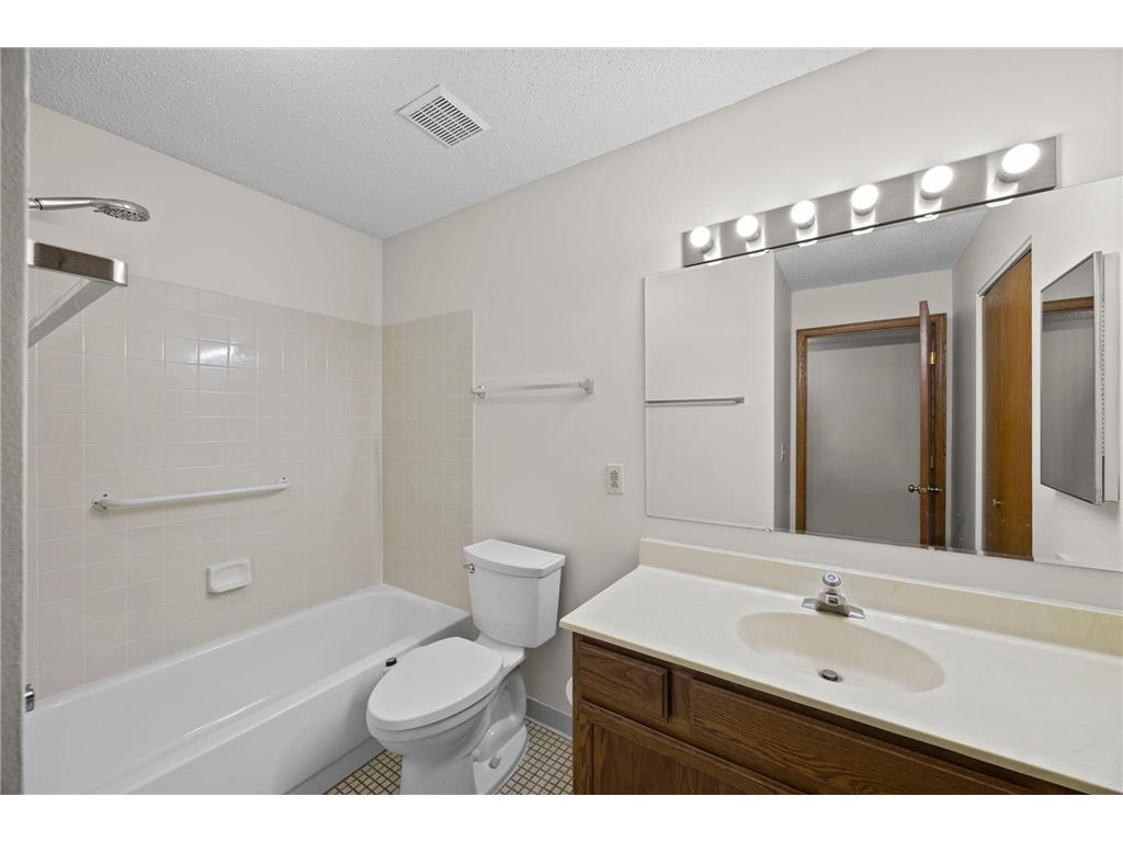 12605 Sherwood Place Minnetonka MN 55305 7066406 image25