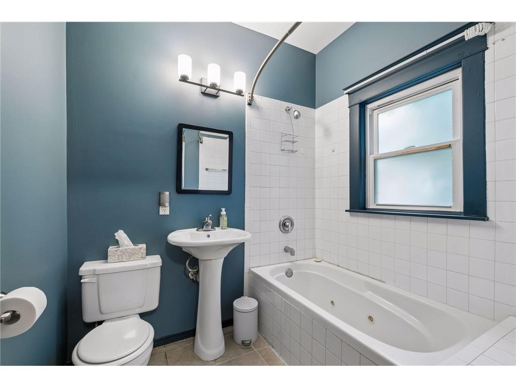 1262 Charles Avenue Saint Paul MN 55104 7091152 image22