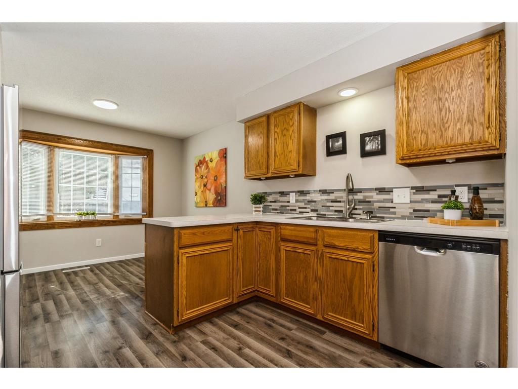 1262 County Road C E Maplewood MN 55109 6681915 image1