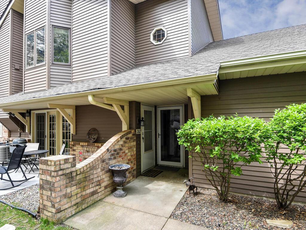 12625 Sherwood Place, MN 55305 MLS 5750543 Edina Realty