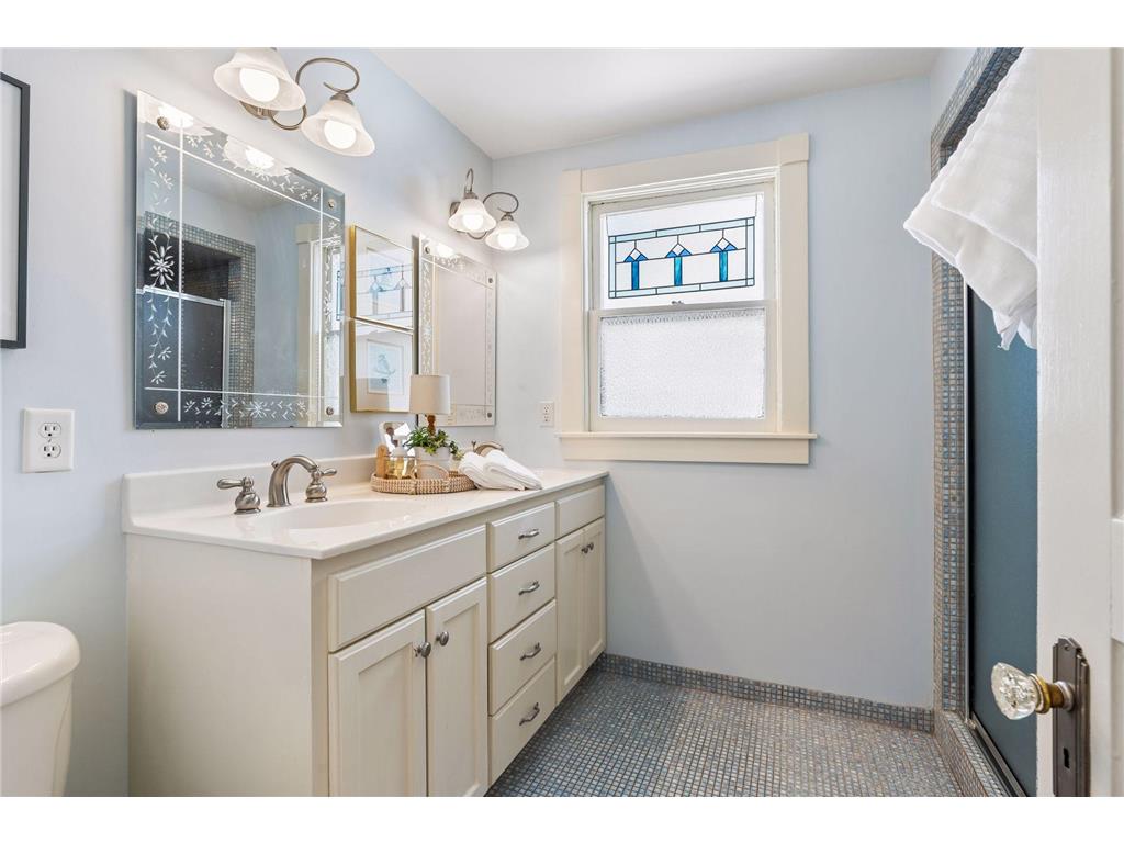 1263 Como Boulevard W Saint Paul MN 55103 - Como Lake 7048968 image41