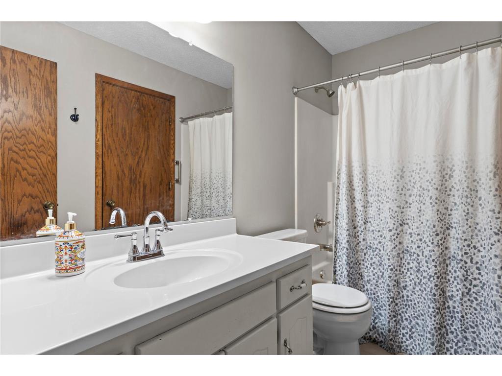 1264 Deercliff Lane Eagan MN 55123 7086009 image17