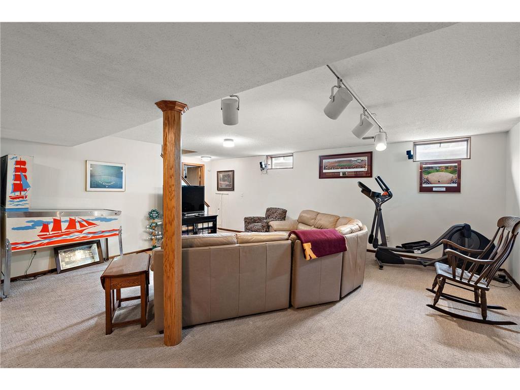 1265 Belmont Lane W Roseville MN 55113 7089595 image38