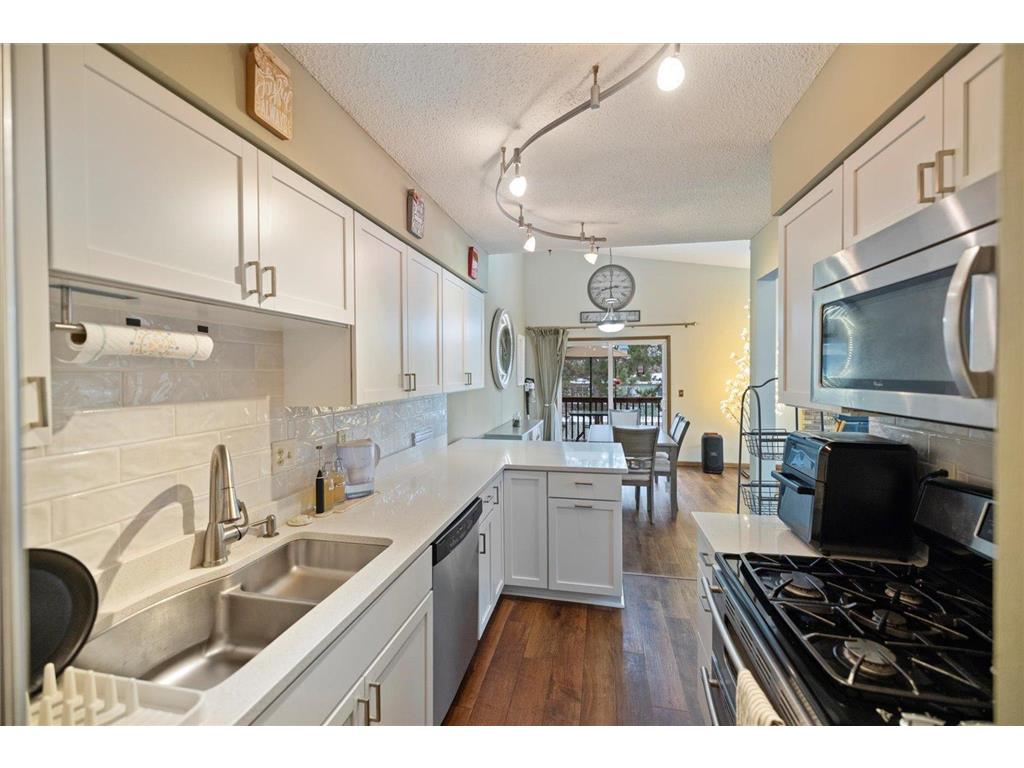 1266 Deercliff Lane Eagan MN 55123 6794368 image1