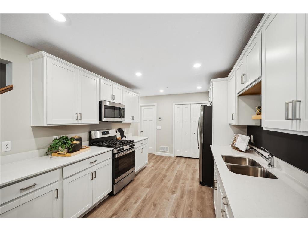 12660 Pond view Road Zimmerman MN 55398 7014197 image2