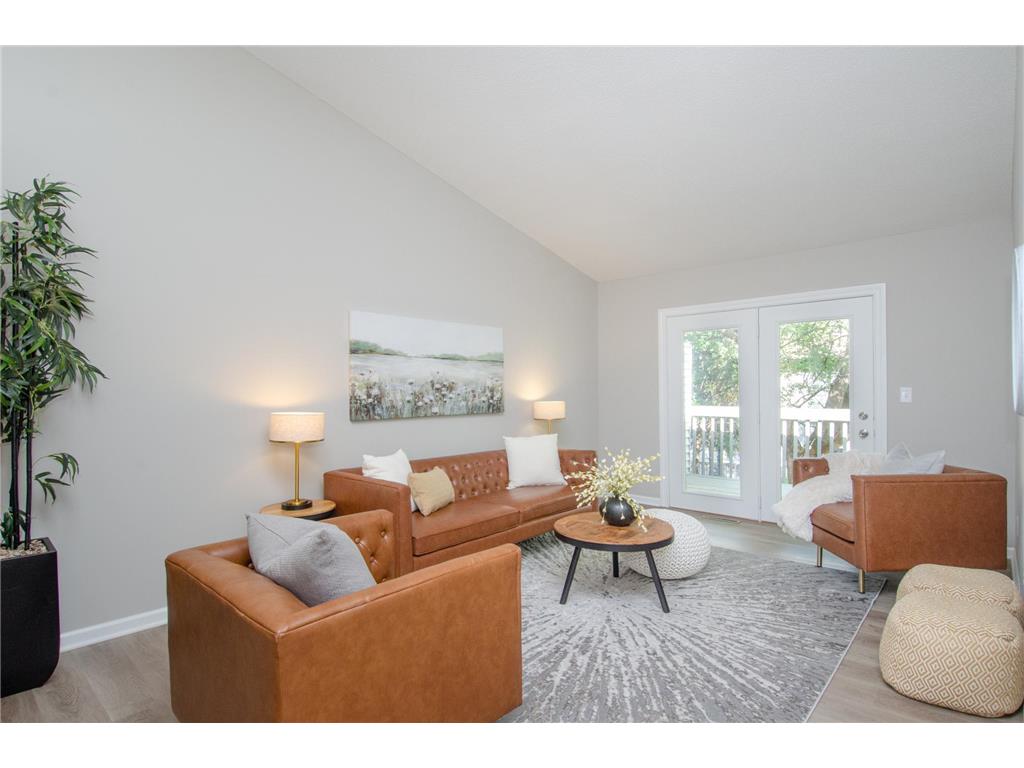 1267 Hilltop Court Maplewood MN 55109 6612758 image1