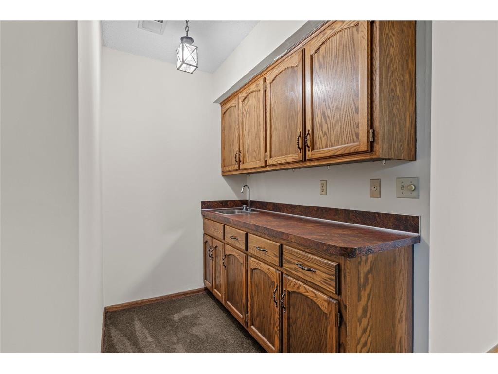 1267 Nursery Hill Lane Arden Hills MN 55112 - Karth 7014690 image24