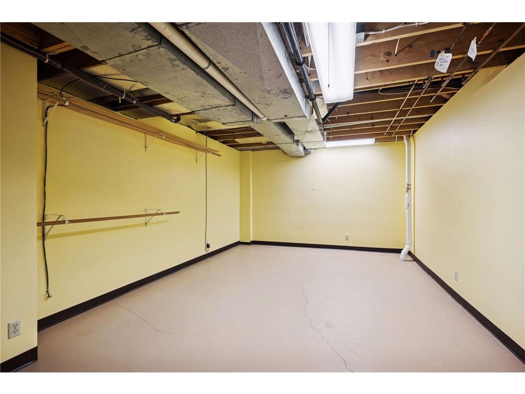 1267 Nursery Hill Lane Arden Hills MN 55112 - Karth 7014690 image29