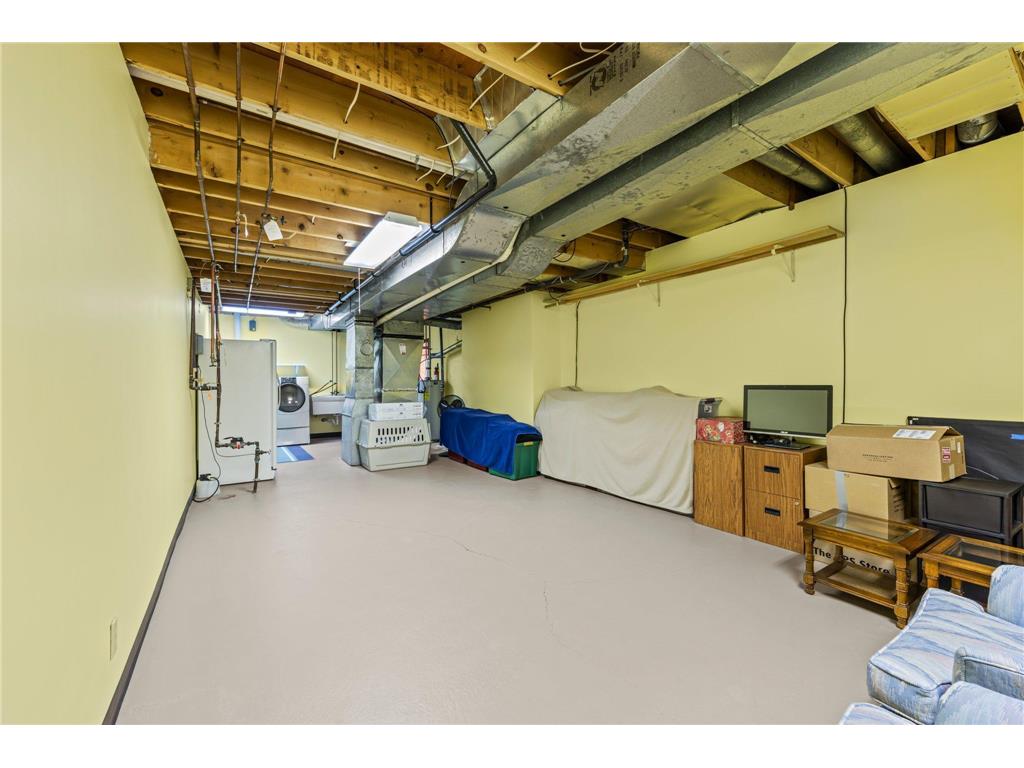 1267 Nursery Hill Lane Arden Hills MN 55112 - Karth 7014690 image32