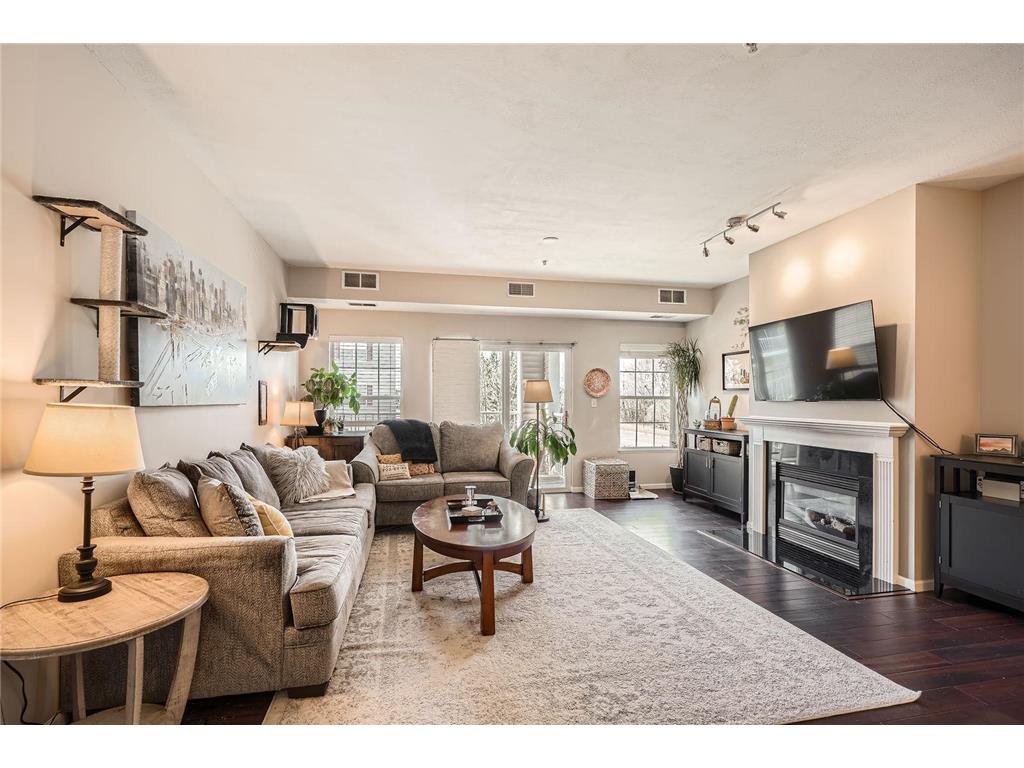 12693 Collegeview Drive #201 Eden Prairie MN 55347 6736916 image1