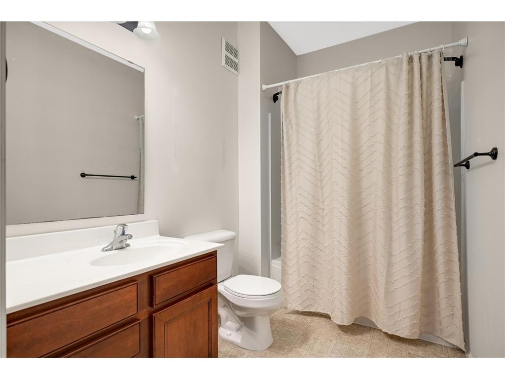 12693 Collegeview Drive #201 Eden Prairie MN 55347 7045483 image13