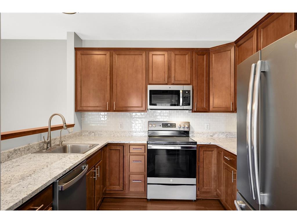 12693 Collegeview Drive #201 Eden Prairie MN 55347 7045483 image6