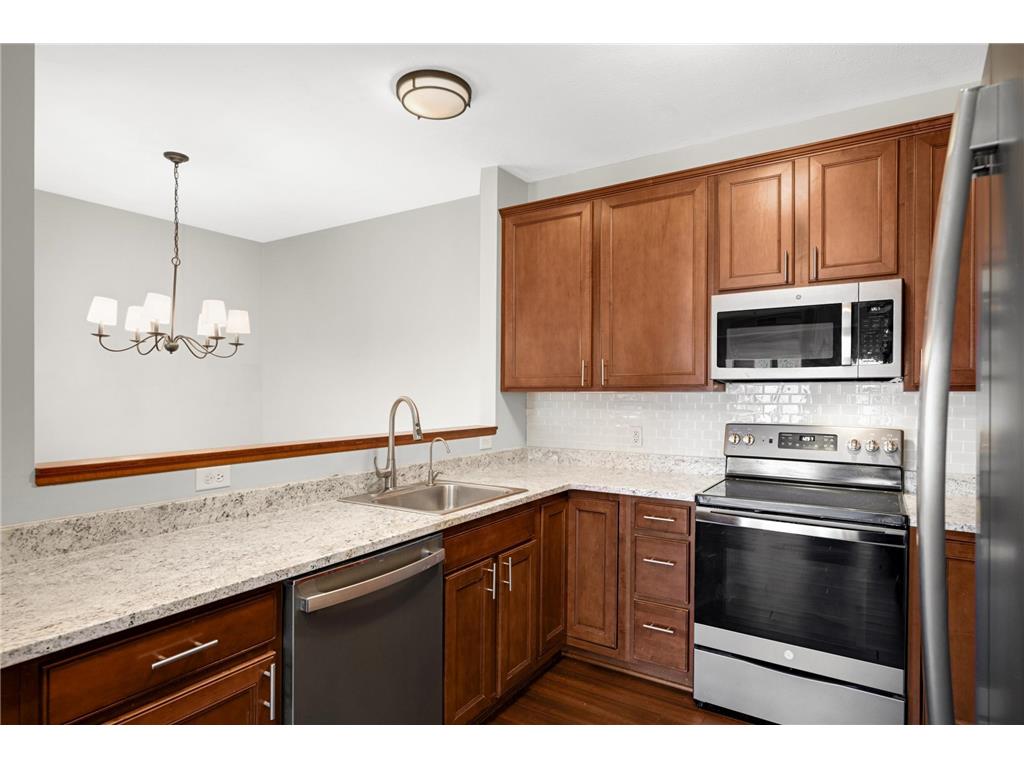 12693 Collegeview Drive #201 Eden Prairie MN 55347 7045483 image7