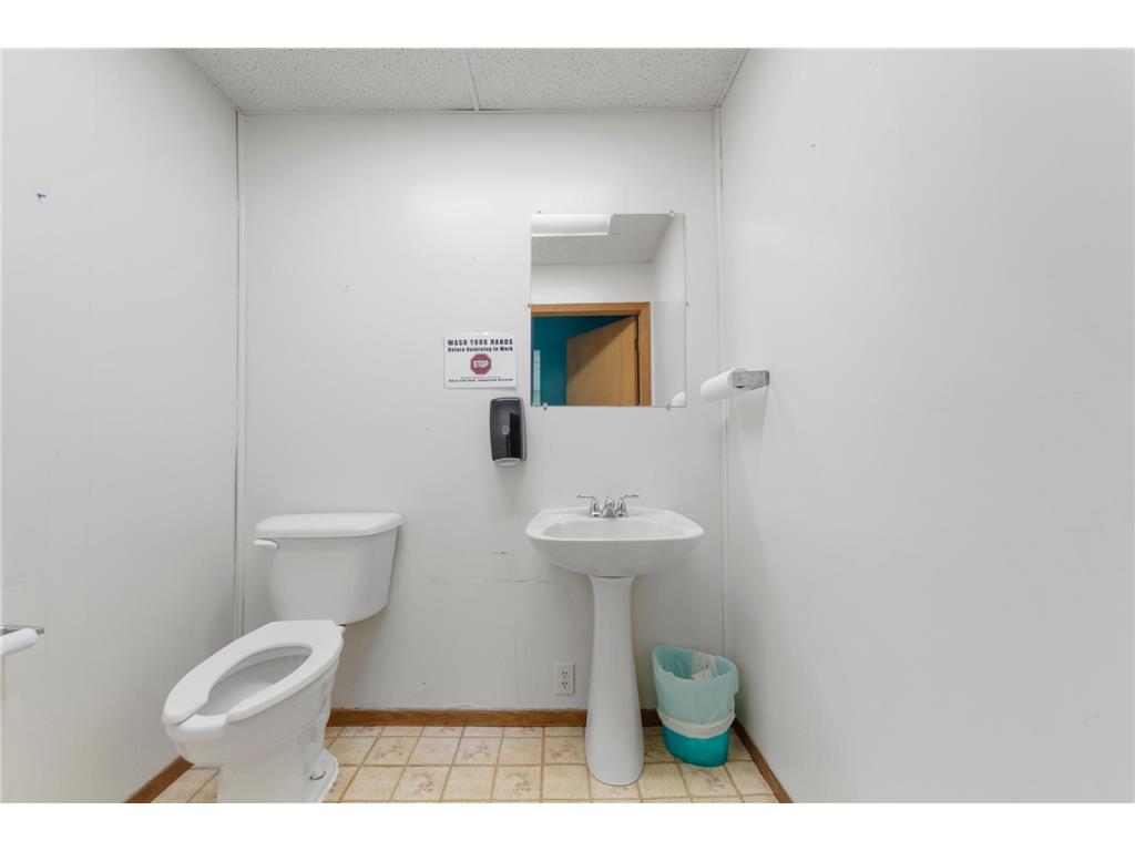 127 1st Street SE Fairfax MN 55332 7016317 image23