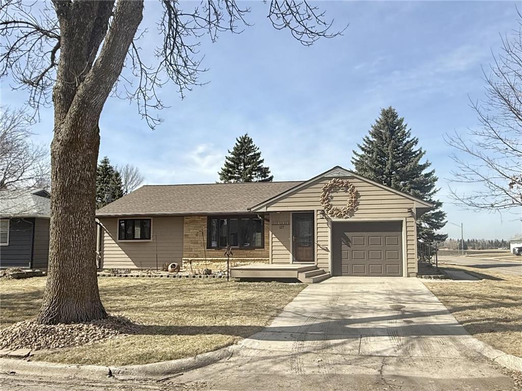 127 4th Street NW Clara City MN 56222 7043253 image1