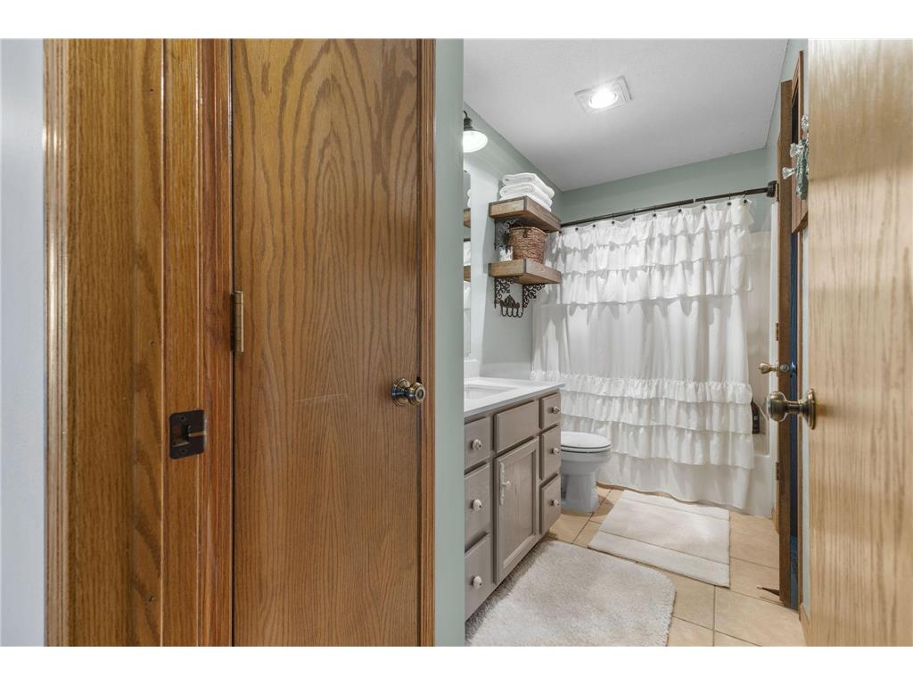 127 Bluestem Avenue Shakopee MN 55379 7084823 image28