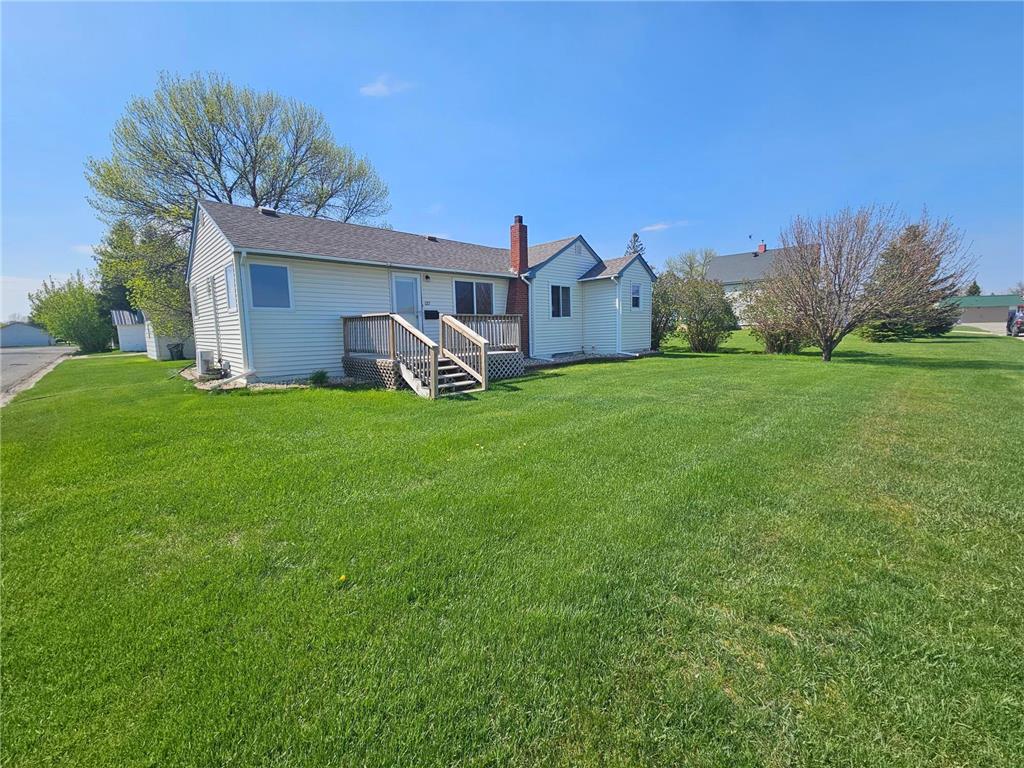 127 S State Street Warren MN 56762 7079081 image1