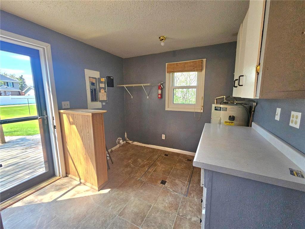 127 S State Street Warren MN 56762 7079081 image17